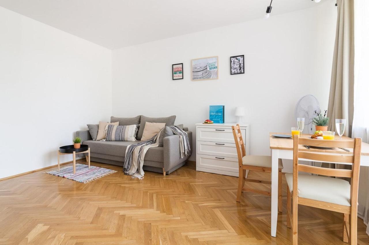 Rent Like Home - Pawia 36 Варшава Экстерьер фото